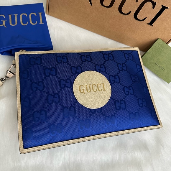 Auth off the Grid Clutch Like new - Picture 10 of 15